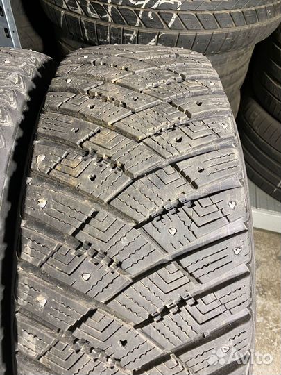 Goodyear UltraGrip Ice Arctic SUV 215/60 R17 100T