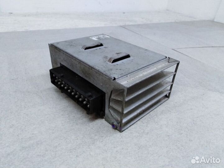 Усилитель магнитолы бмв