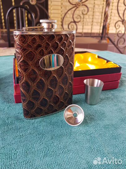 Подарочный набор.Фляжка, стопка и воронка