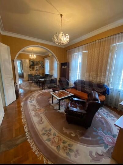 Дом 200 м² на участке 5,5 сот.