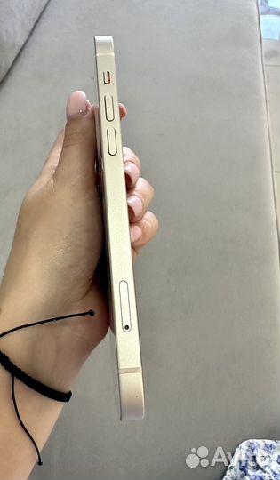 Телефон iPhone 12