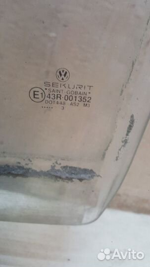 Стекло двери переднее левое Volkswagen Tranporter