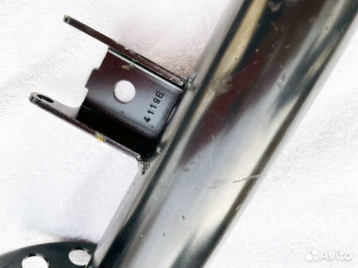 Амортизатор передний Mercedes GLA 250 2019 правый