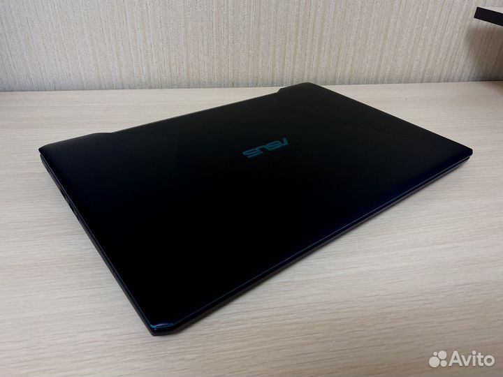 Ноутбук asus