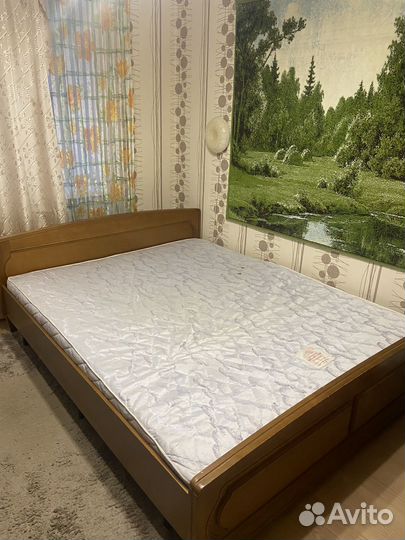 Кровать двухспальная с матрасом бу 160 200