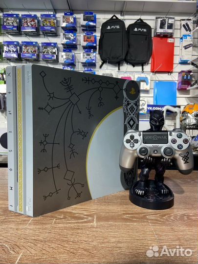 Кастомная Sony PS4 Pro 