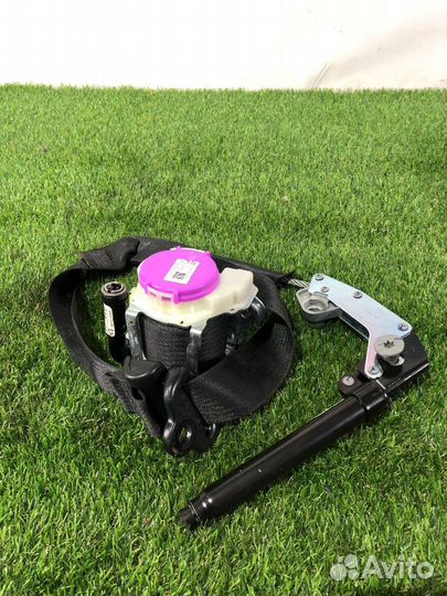 Ремень безопасности передний левый Ford Mustang 6