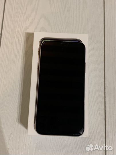 Телефон iPhone X