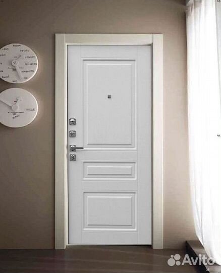 Дверь входная серая металлическая Лира