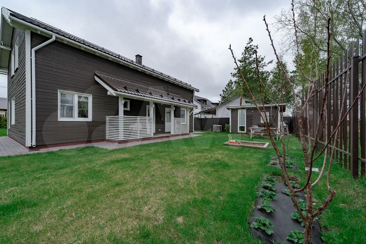 Коттедж 168 м² на участке 8,8 сот.