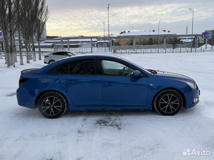 Chevrolet Cruze 1.6 МТ, 2011, 235 000 км
