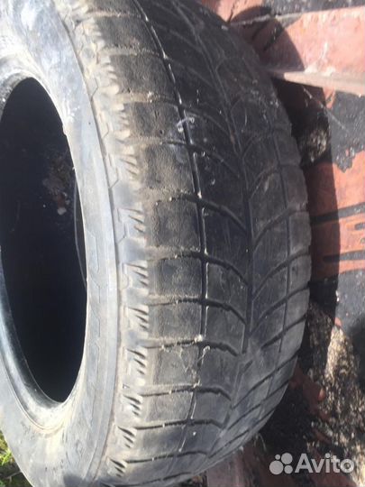 Bridgestone Blizzak WS-60 215/60 R16