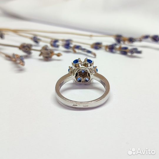 Золотое кольцо с сапфиром