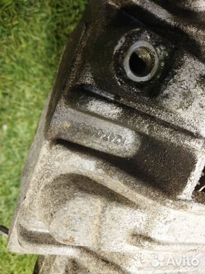 Суппорт задний правый GMC Yukon GMT800