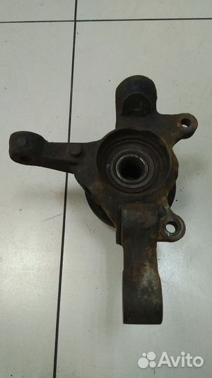 Кулак поворотный передний правый Toyota Avensis