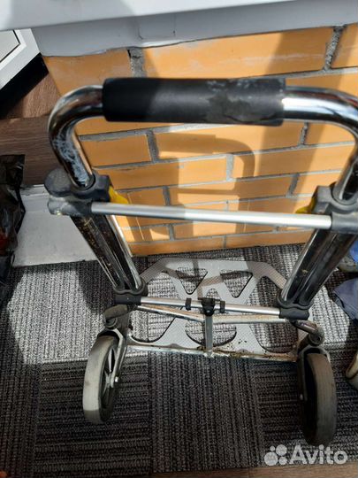 Тележка в отличном состоянии складывается лёгкая