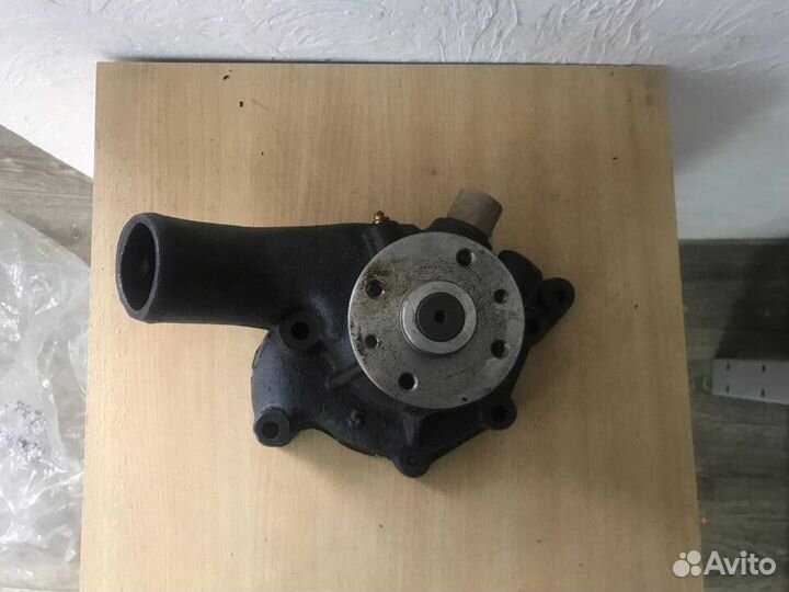 Помпа водяная системы охлаждени 6BD1 1-13610-428-1
