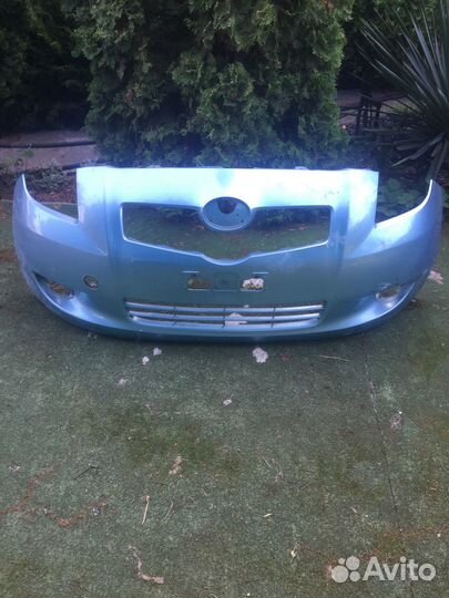 Бампер передний Тойота Vitz Yaris с 2005 по 2011