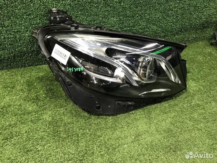 Фара правая Mercedes-Benz E-Class