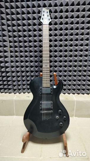 Подставка для гитары