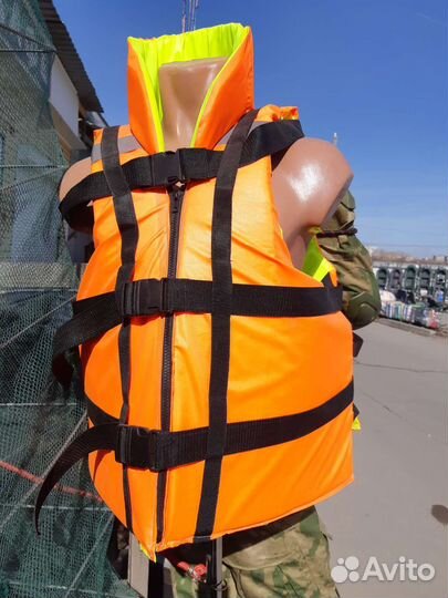 Спасательный жилет