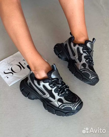 Кроссовки женские 37 размер