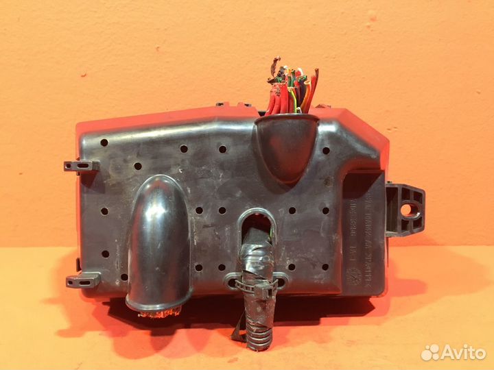 Блок предохранителей под капот Ford Mondeo 3