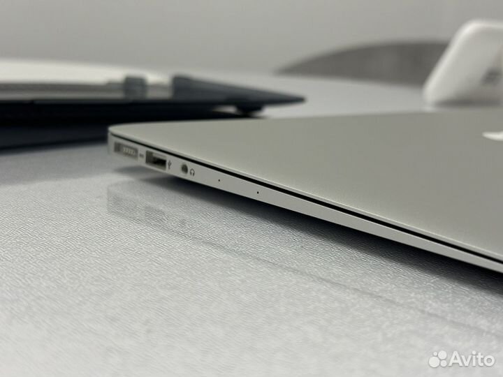 Apple macbook air 11 mid 2013