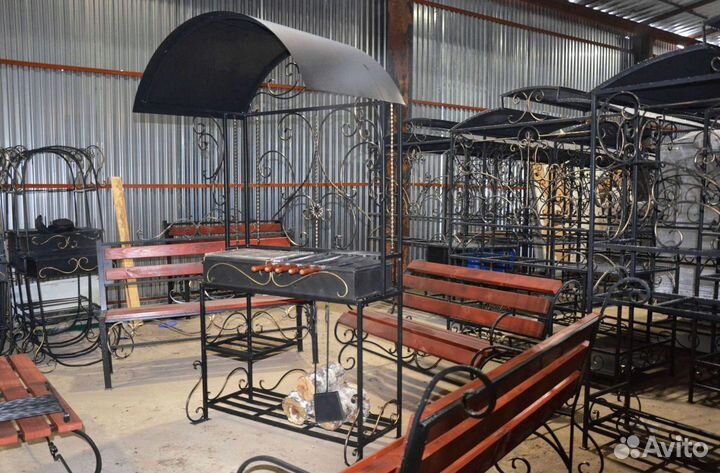 Мангал с крышей