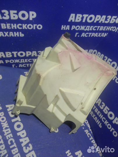 Корпус блока предохранителей Bmw E65 седан 2004