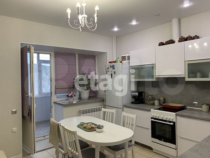 3-к. квартира, 72,8 м², 1/3 эт.