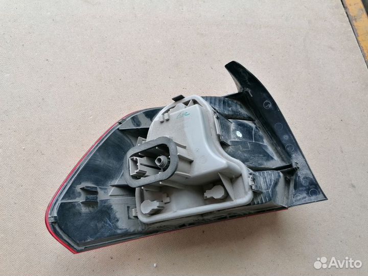 Фонарь правый Volkswagen Polo седан 2010 - 2014