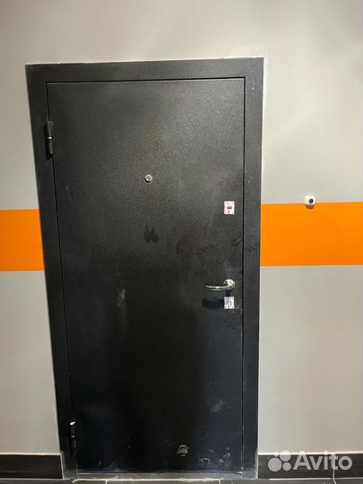 Продам входную дверь б/у (от застрощика)