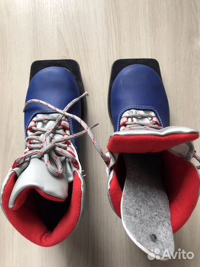 Лыжные ботинки