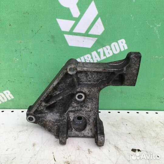 Кронштейн генератора Ровер 4-серия