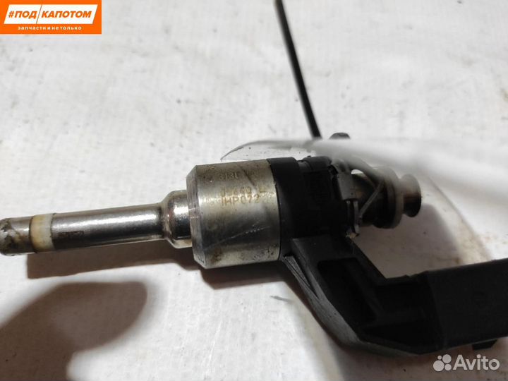 Форсунка топливная Volkswagen Golf 6 2011