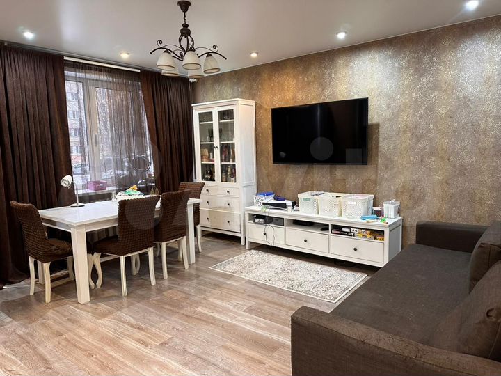 4-к. квартира, 77 м², 1/9 эт.