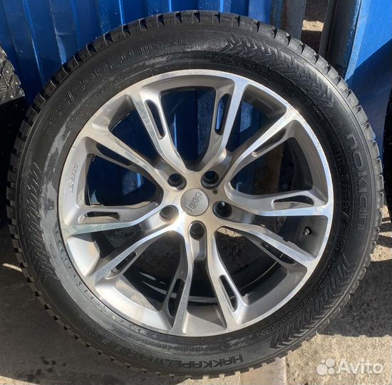 Зимние колеса Jeep Grand Cherokee WK2 диски SRT