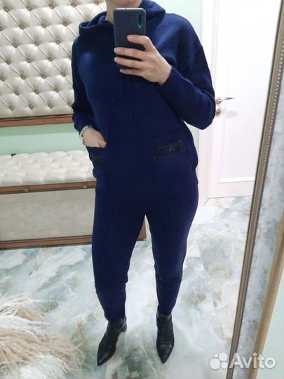 Трикотажный спортивный костюм