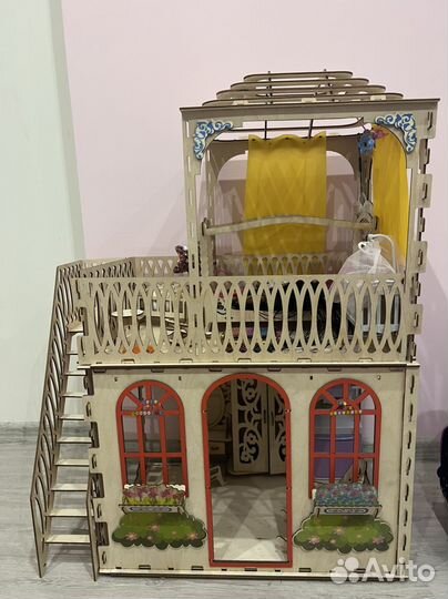 Домик кукольный