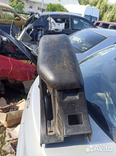 Подлокотник Great Wall Hover H1 4G64S4 2.4 2008