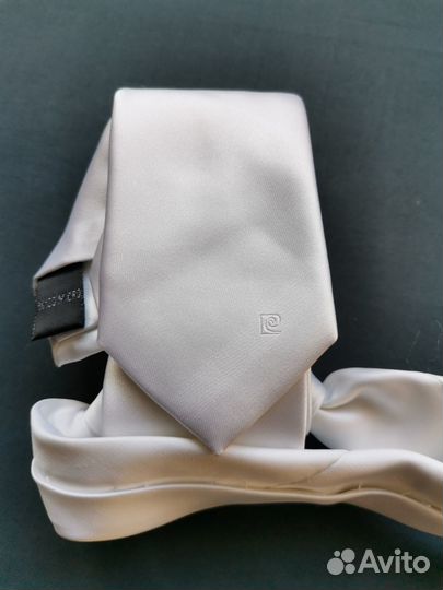 Галстук белый
