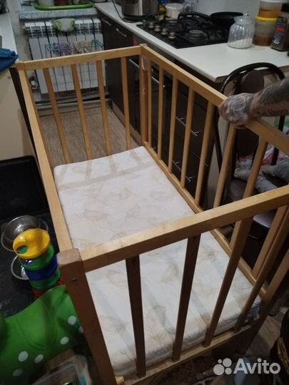 Детская кроватка