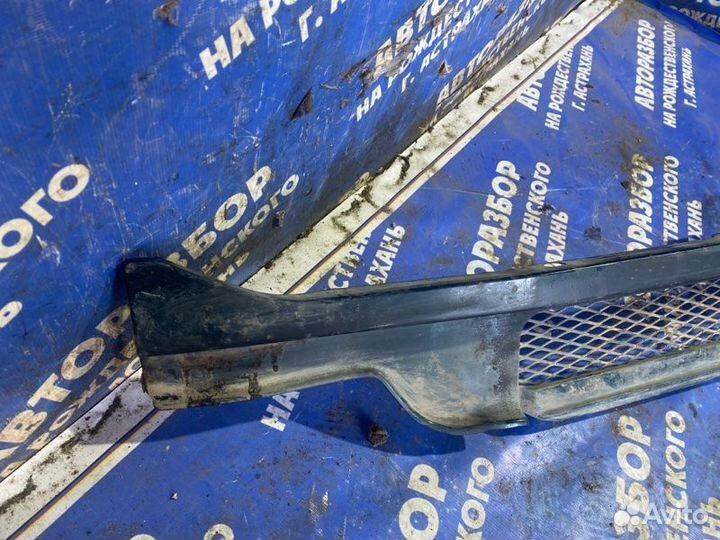 Решетка радиатора Mitsubishi Pajero 2 внедорожник