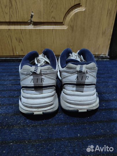 Nike Air Monarch