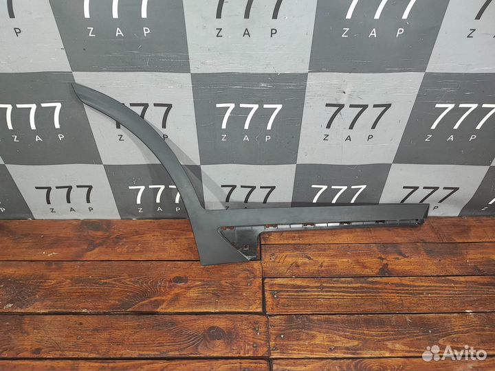 Накладка двери задней правой Kia Seltos 19-нв Б/У Оригинал