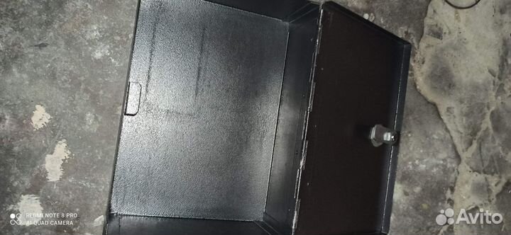 Ящик металлический с замком,сейф