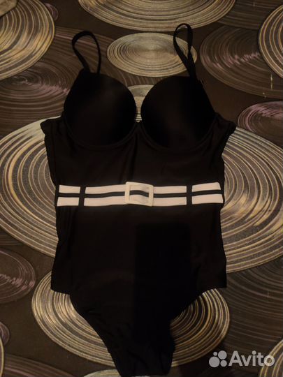 Купальник женский слитный 46 48 новый