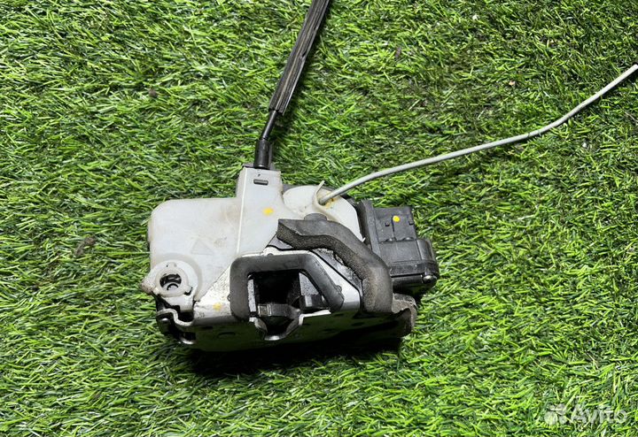 Замок двери передней правой Chevrolet Cruze