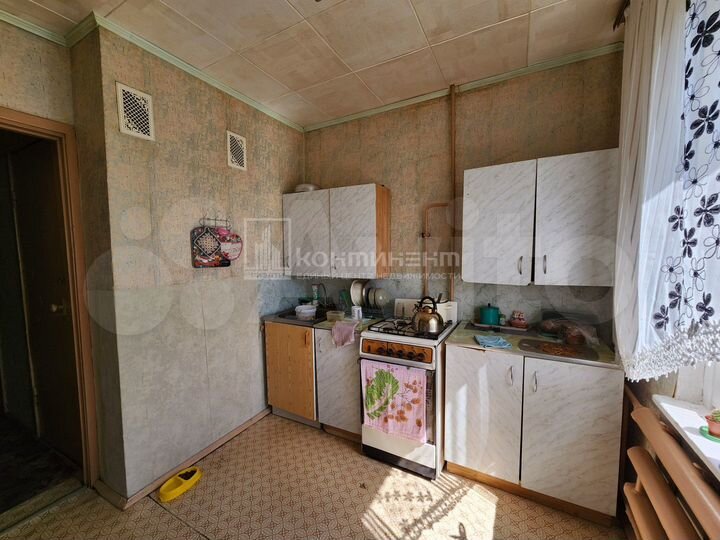 Доля в 2-к. квартире, 50 м², 4/5 эт.